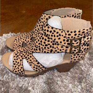 Pierre Dumas leopard heels women 8